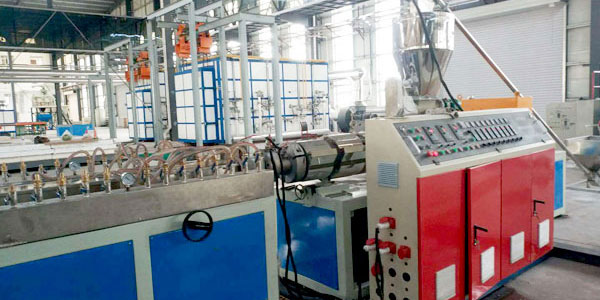 PVC畜牧圍欄板擠出生產(chǎn)線